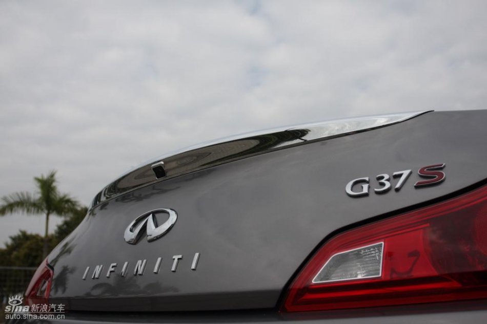 InfinitiӢG37 Coupeʵ