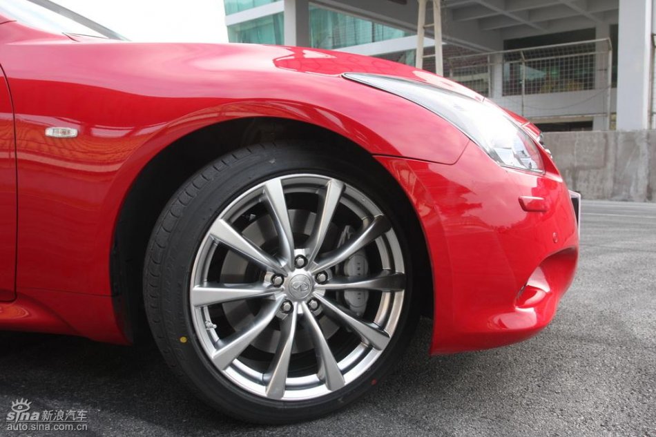 InfinitiӢG37 Coupeʵ