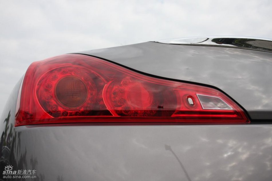 InfinitiӢG37 Coupeʵ