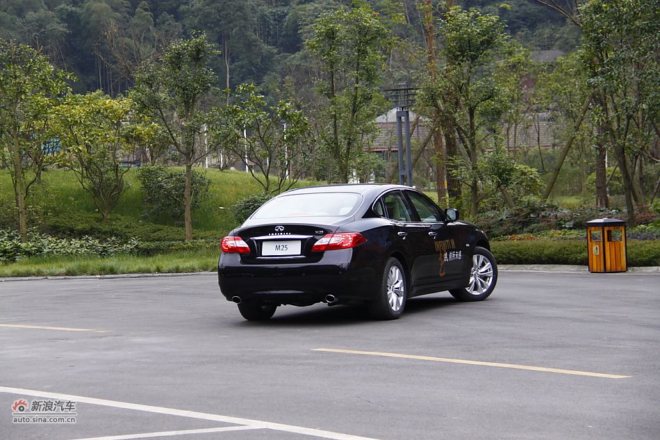 2011款英菲尼迪M25