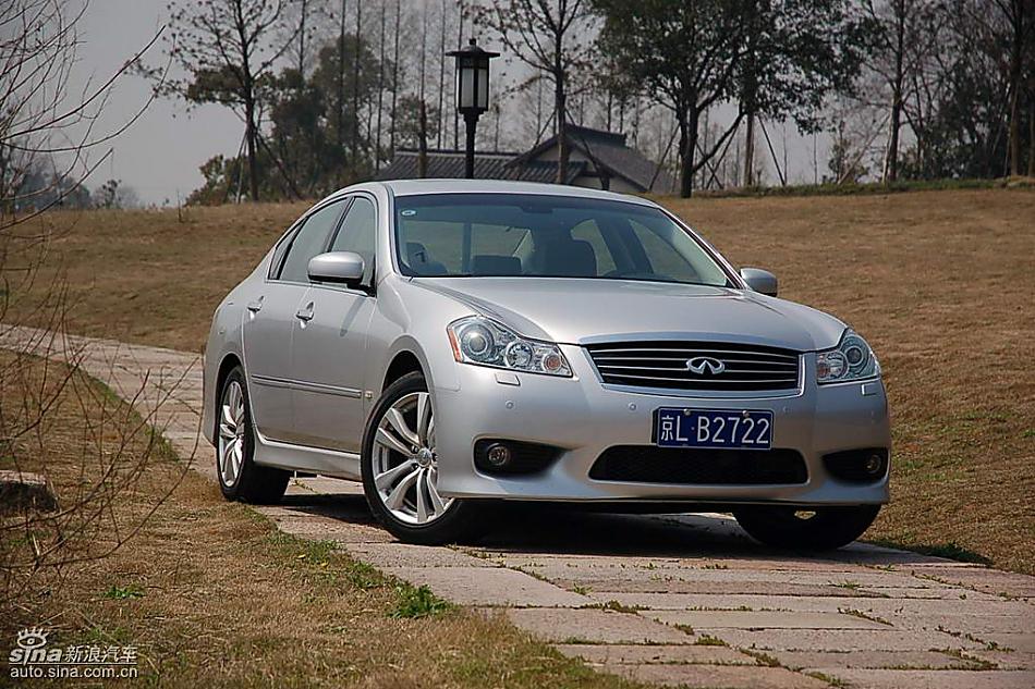 英菲尼迪M35外观