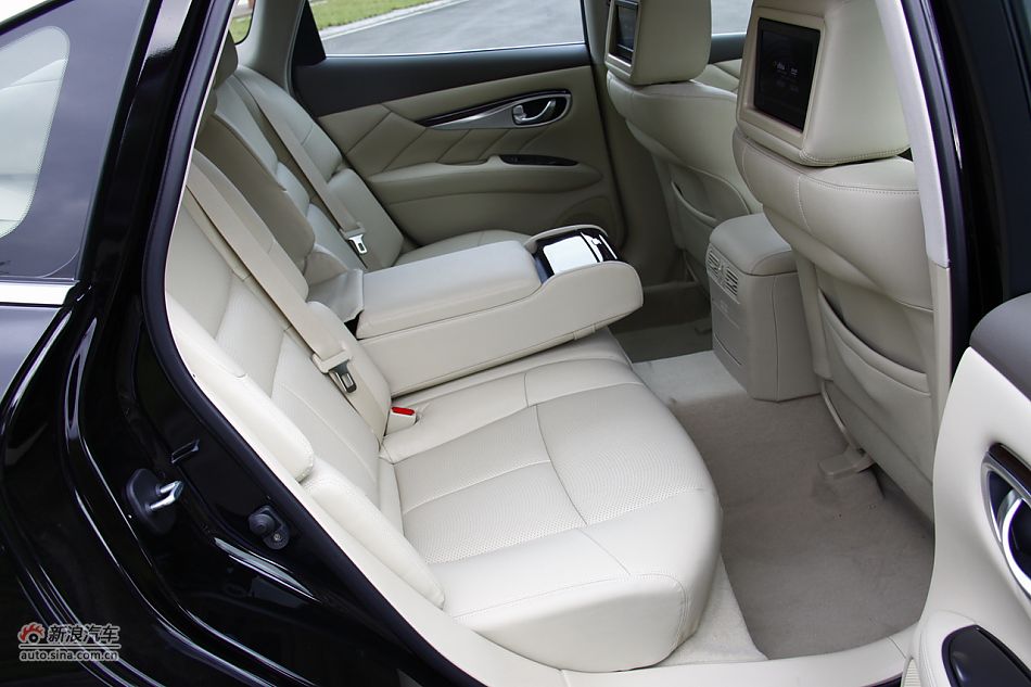 2011款英菲尼迪M25