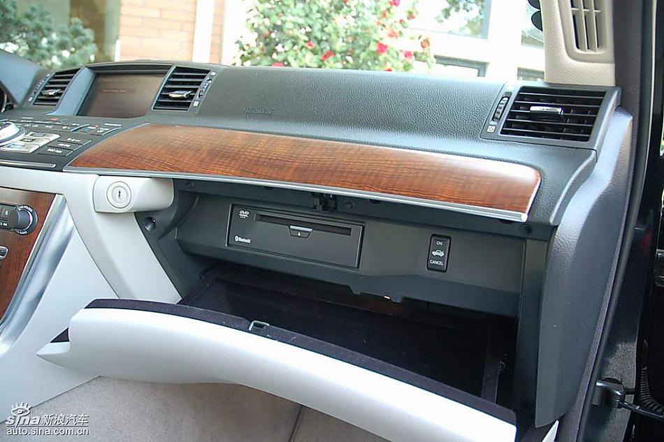 英菲尼迪M35内饰