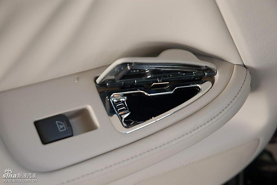 英菲尼迪M35内饰