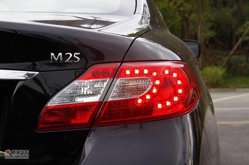 2011款英菲尼迪M25