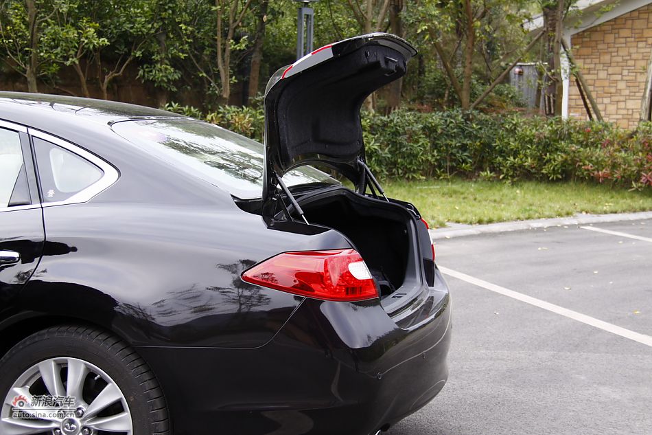 2011款英菲尼迪M25