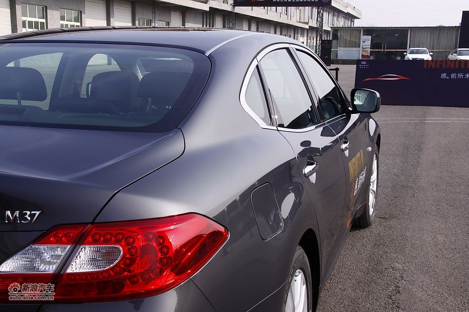 2011款英菲尼迪M37