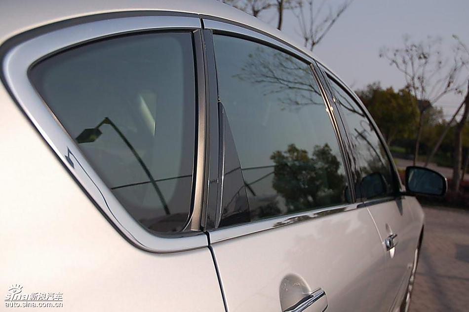 英菲尼迪M35外观