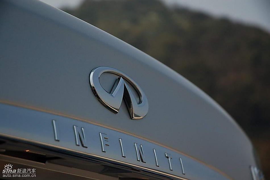 英菲尼迪M35外观