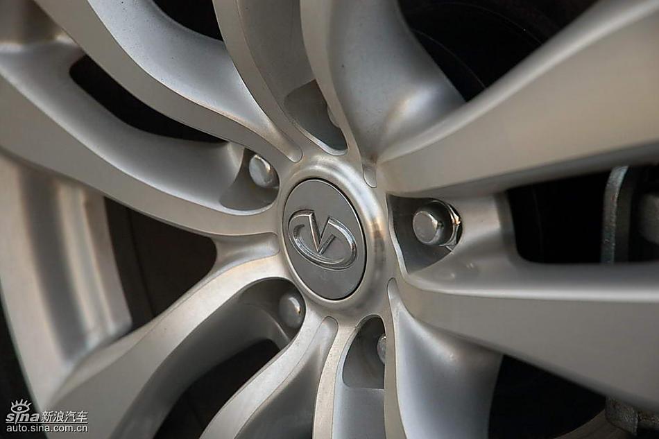 英菲尼迪M35内饰