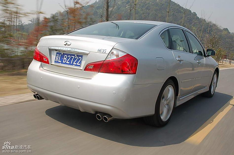 英菲尼迪M35行驶动态