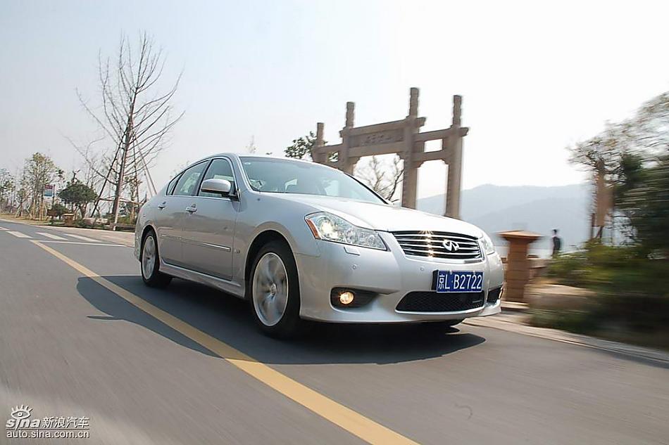 英菲尼迪M35行驶动态