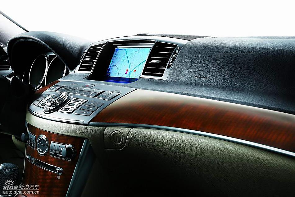 英菲尼迪M35内饰