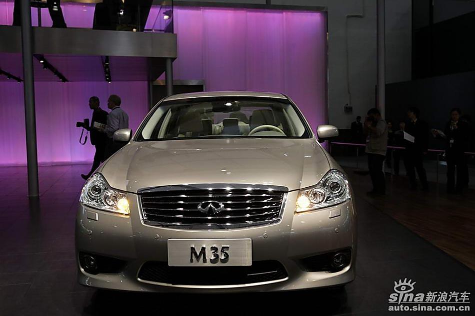 INFINITI M