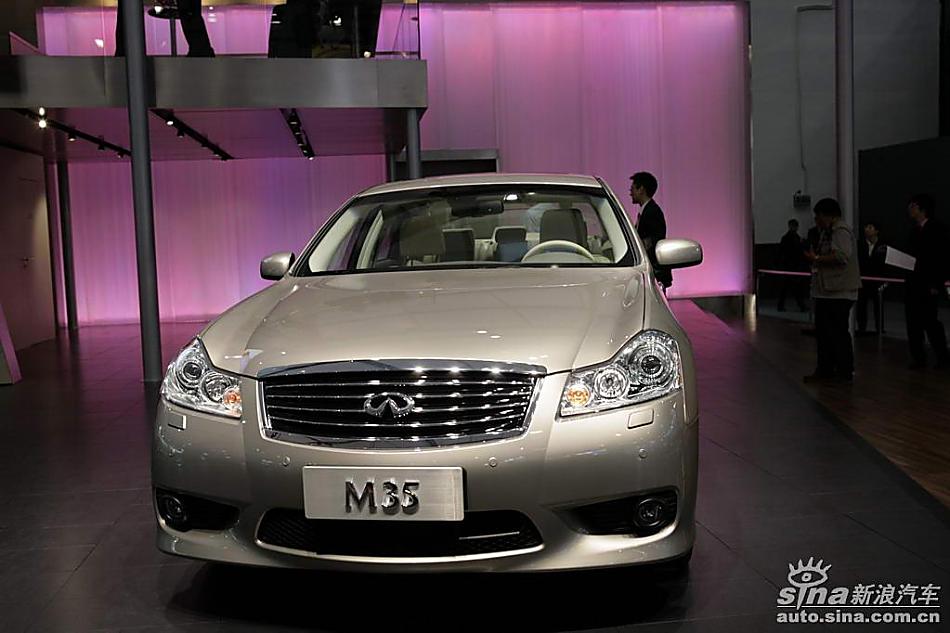 INFINITI M