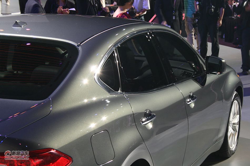 英菲尼迪M37上市图