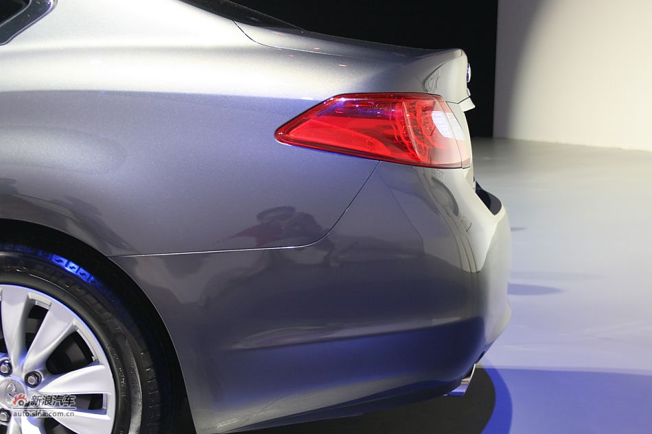 英菲尼迪M37上市图