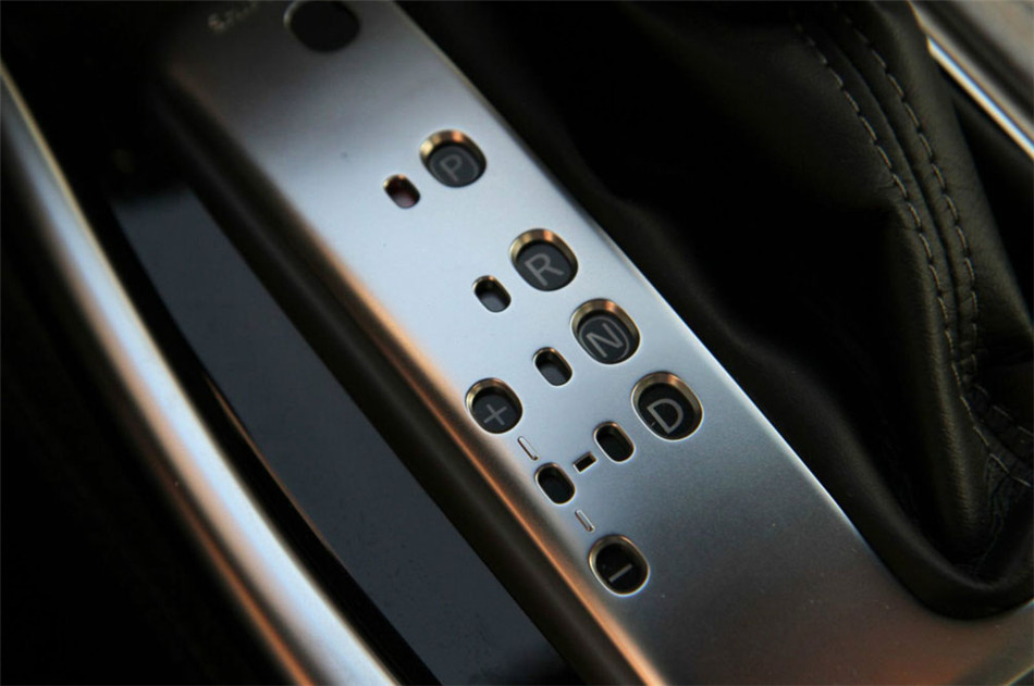 ӢM25L 2012 2.5L AT ݻ 