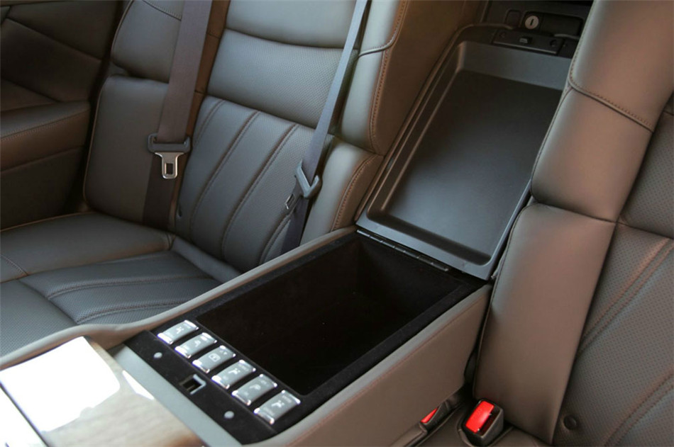 英菲尼迪M25L 2012款 2.5L AT 奢华版 座椅空间