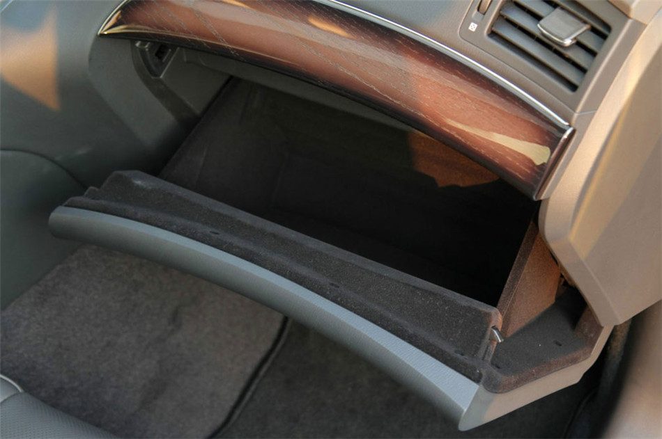 ӢM25L 2012 2.5L AT ݻ οռ