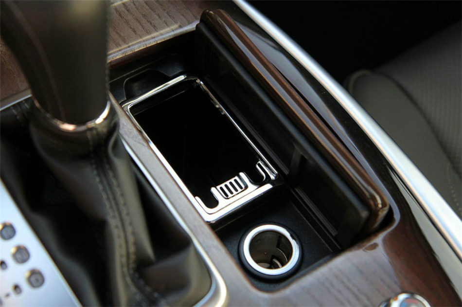 英菲尼迪M25L 2012款 2.5L AT 奢华版 座椅空间