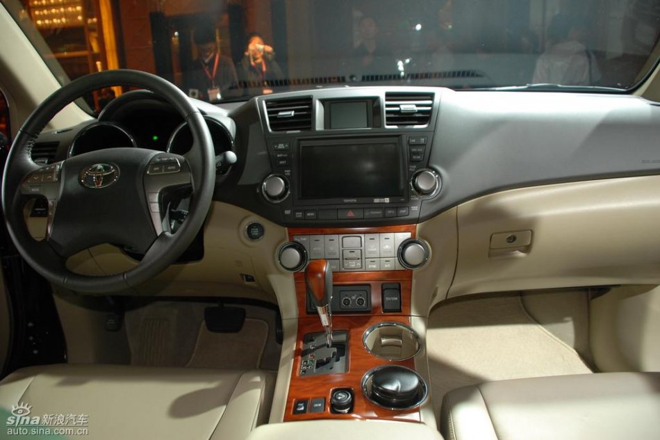 汉兰达内饰实拍