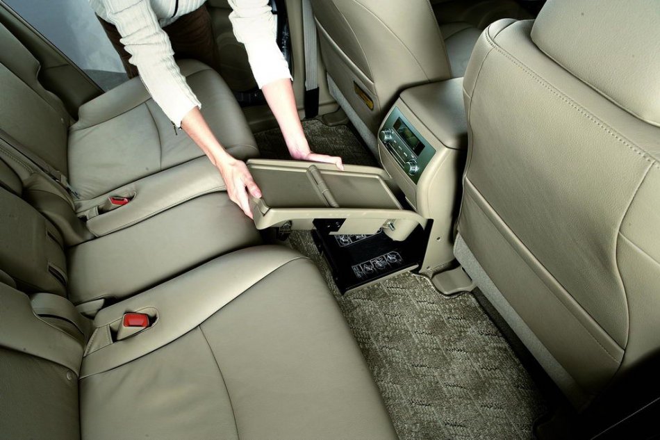 广丰汉兰达内饰及细节