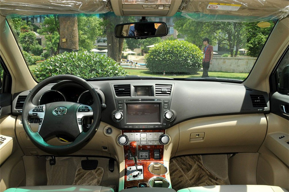 2012款汉兰达3.5L自动四驱至尊版7座