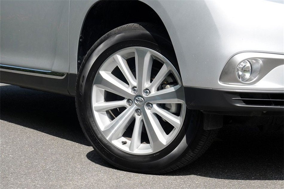 2012款汉兰达3.5L自动四驱至尊版7座