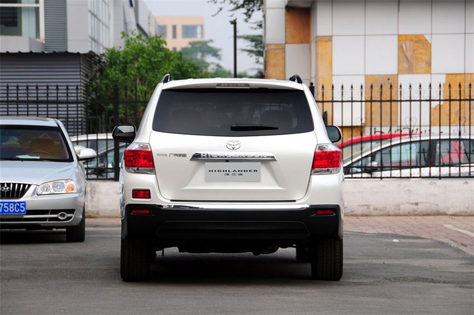 2012款汉兰达2.7L自动两驱豪华版7座