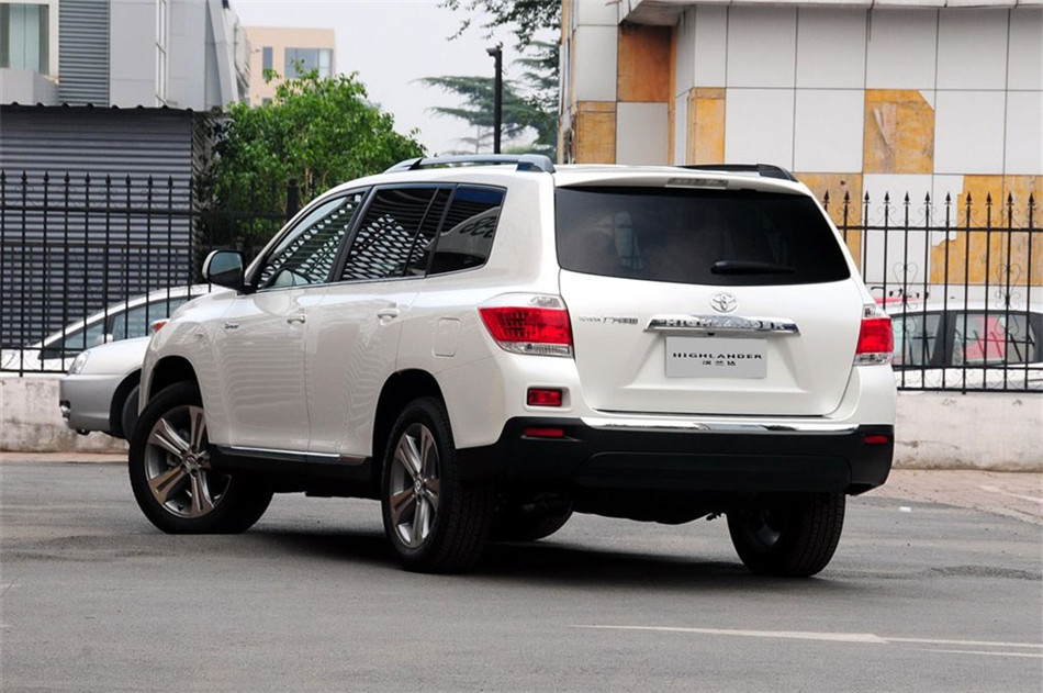 2012款汉兰达2.7L自动两驱豪华版7座