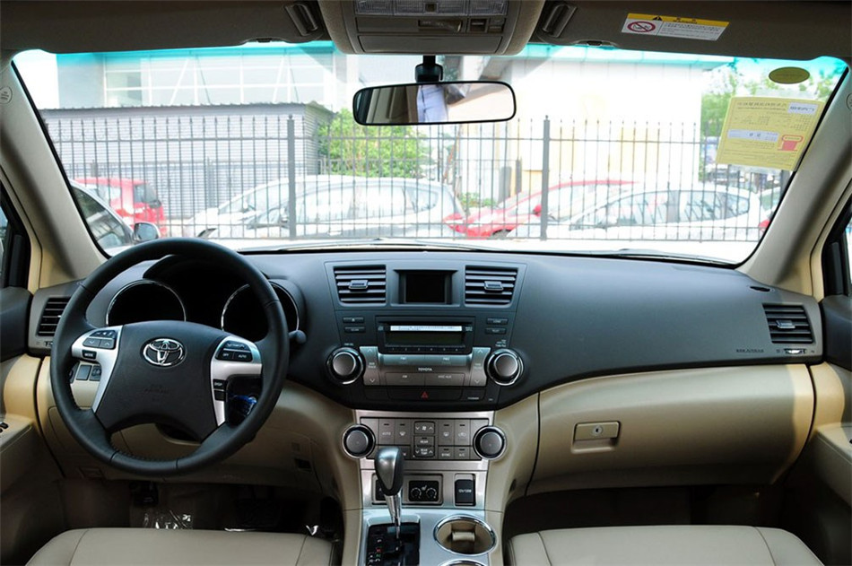 2012款汉兰达2.7L自动两驱豪华版7座