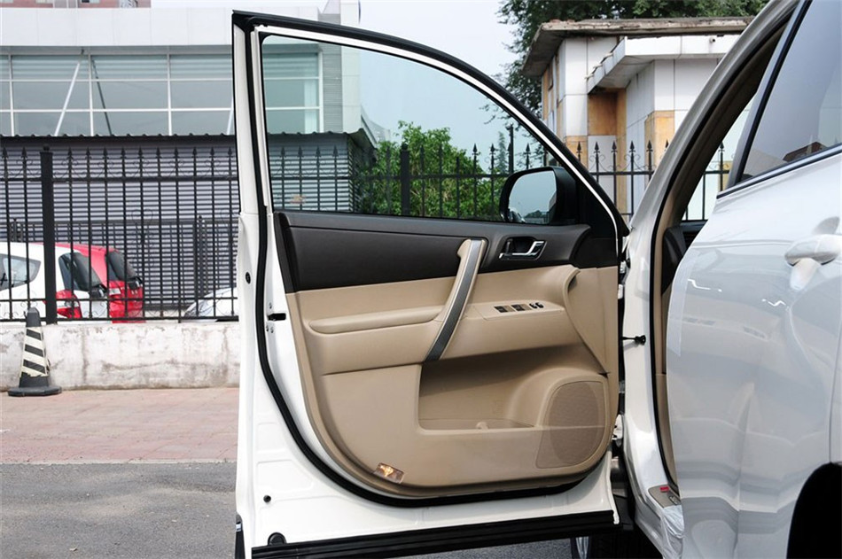 2012款汉兰达2.7L自动两驱豪华版7座