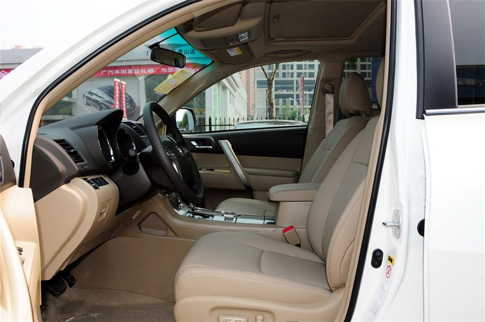 2012款汉兰达2.7L自动两驱豪华版7座