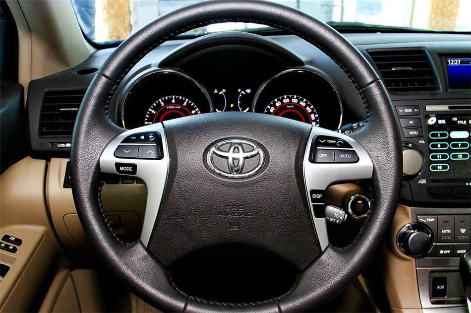 2013款汉兰达2.7L自动两驱紫金版7座