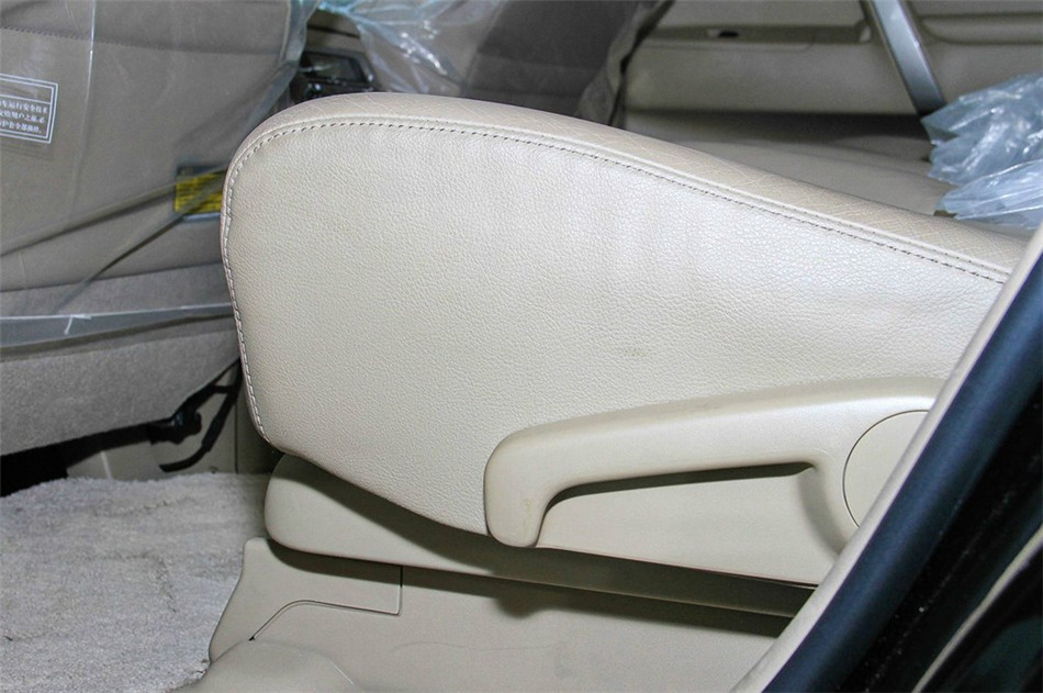 2013款汉兰达2.7L自动两驱紫金版7座