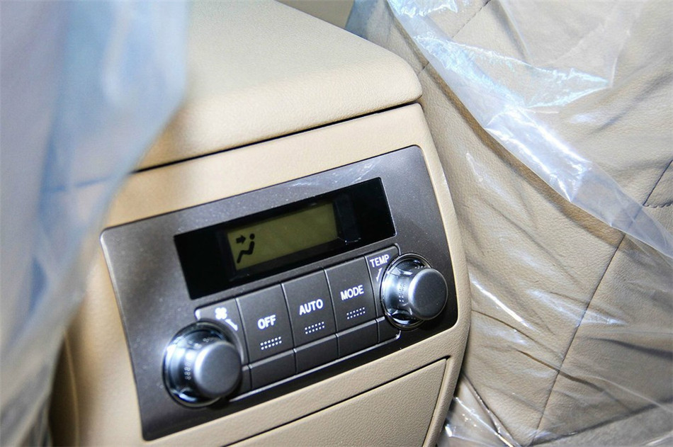 2013款汉兰达2.7L自动两驱紫金版7座