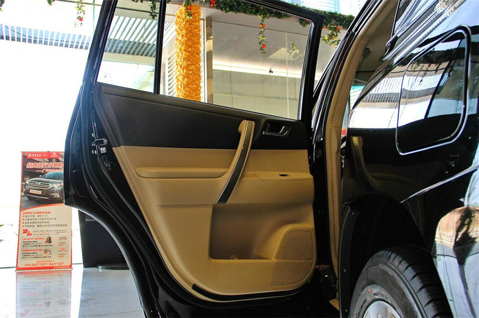 2013款汉兰达2.7L自动两驱紫金版7座