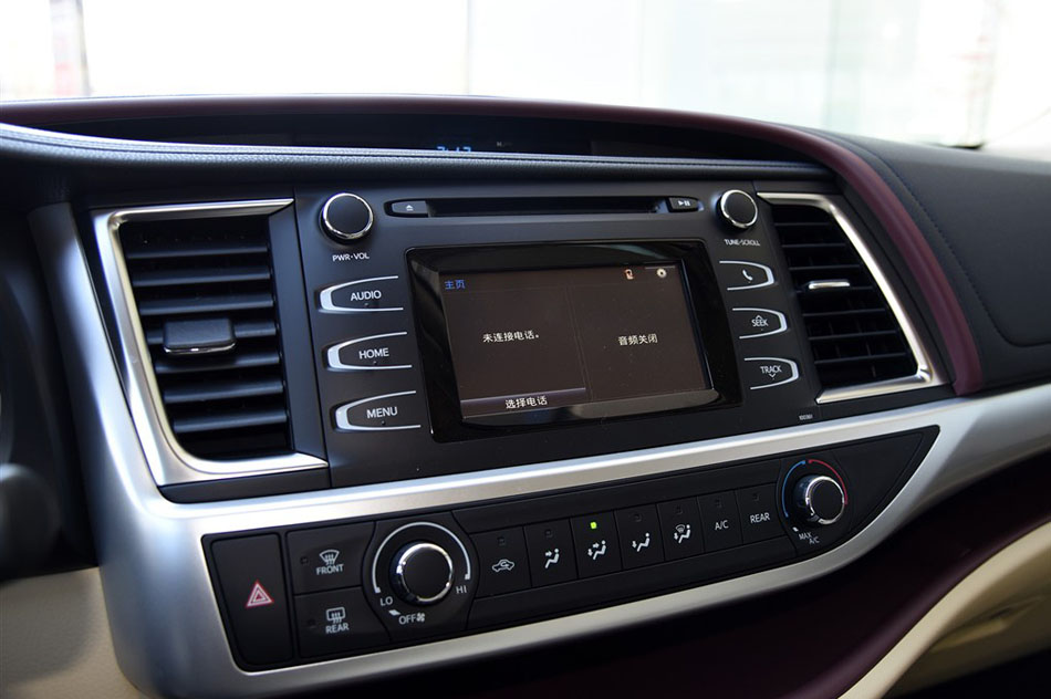 2015款 2.0T 两驱精英版 7座 内饰