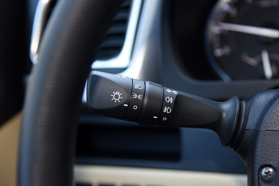 2015款 2.0T 两驱精英版 7座 内饰