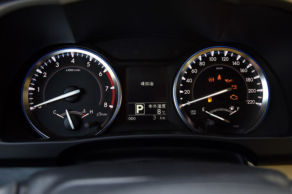 2015款 2.0T 两驱精英版 7座 内饰