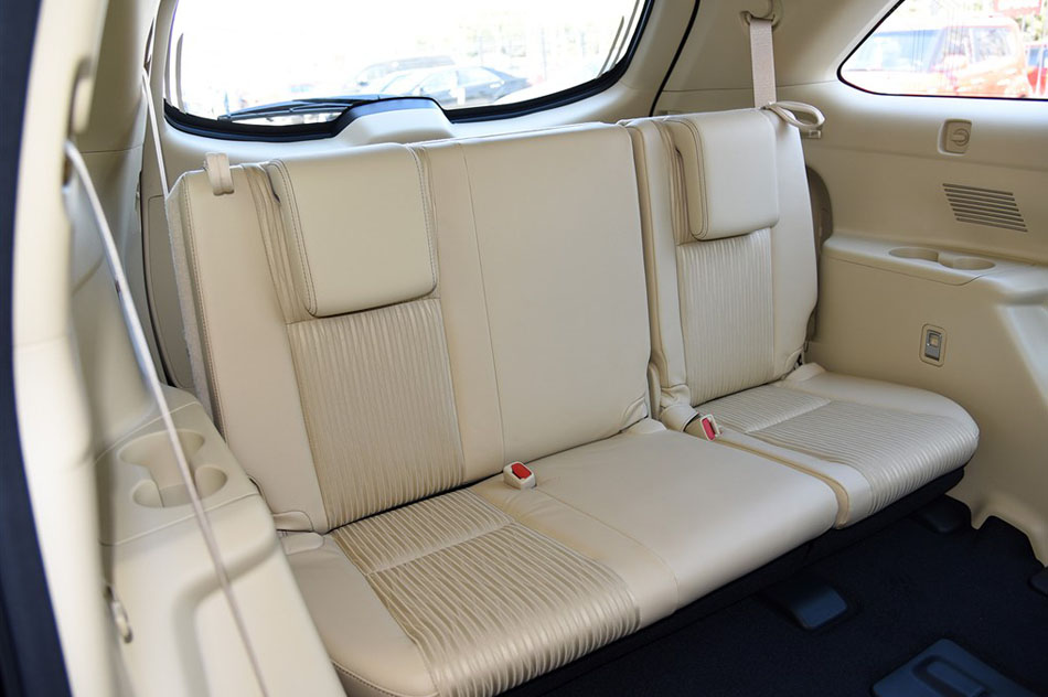 2015款 2.0T 两驱精英版 7座 座椅空间