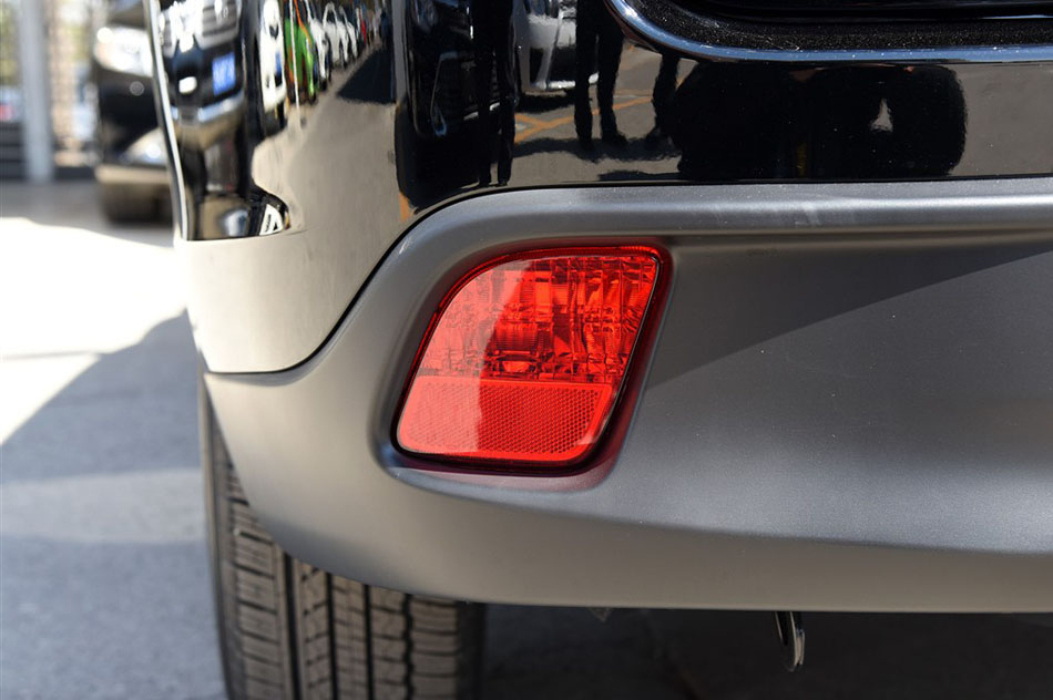 2015款 2.0T 两驱精英版 7座 细节