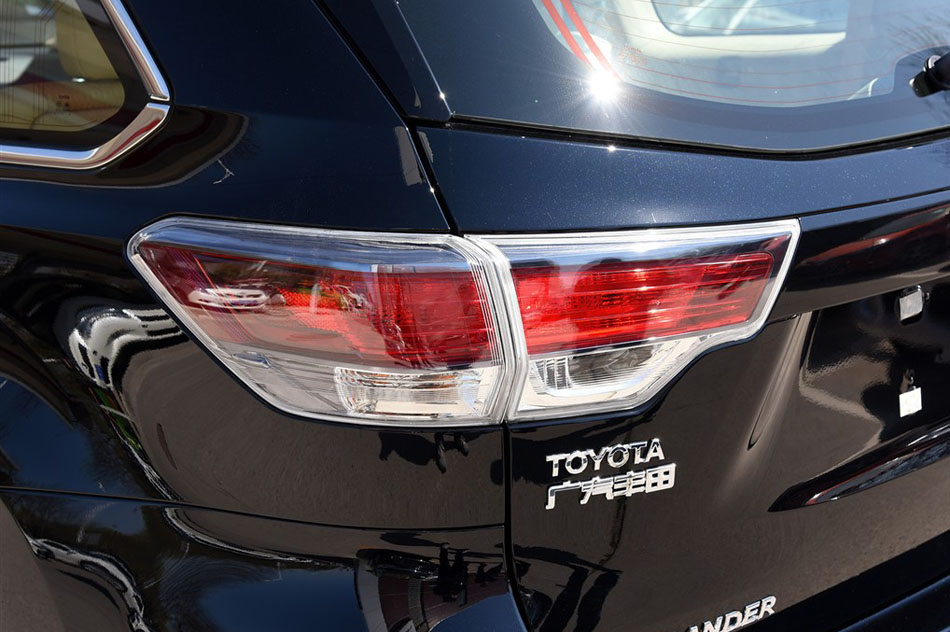 2015款 2.0T 两驱精英版 7座 细节