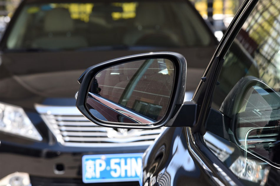 2015款 2.0T 两驱精英版 7座 细节