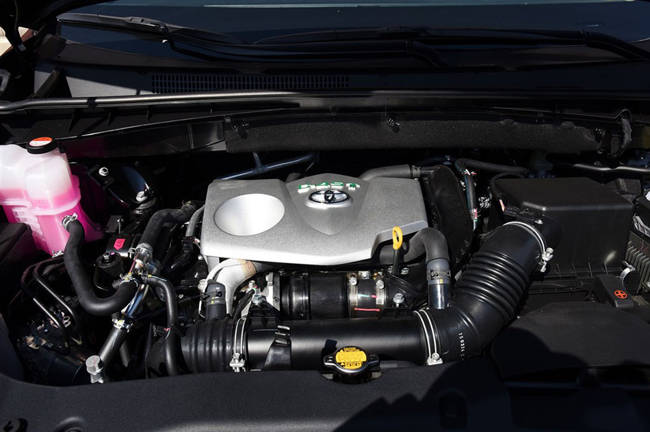 2015款 2.0T 两驱精英版 7座 引擎底盘