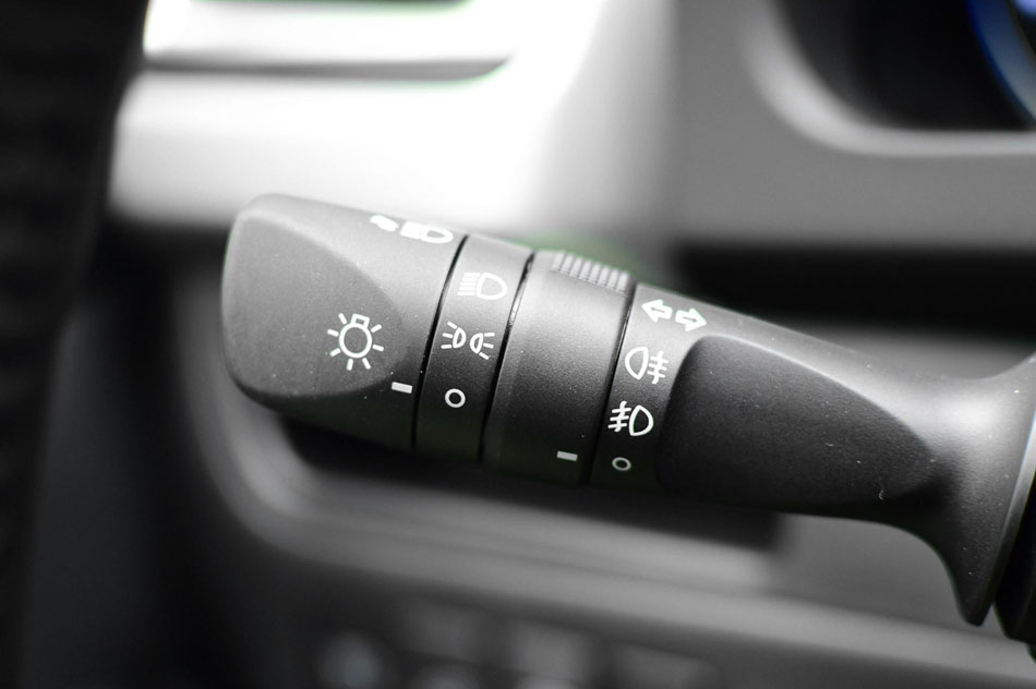 2018款 2.0T 四驱尊贵版 7座 内饰