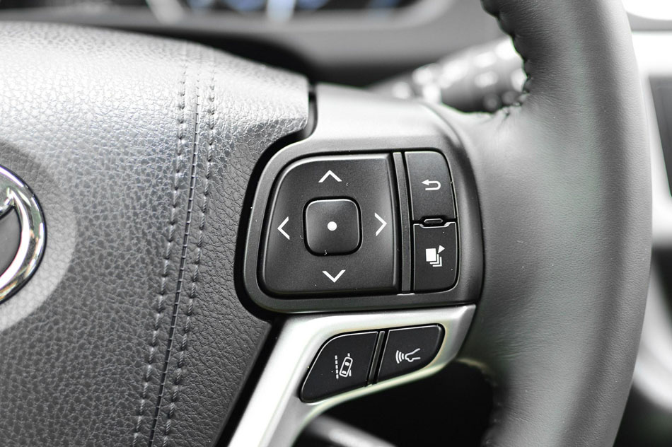 2018款 2.0T 四驱尊贵版 7座 内饰