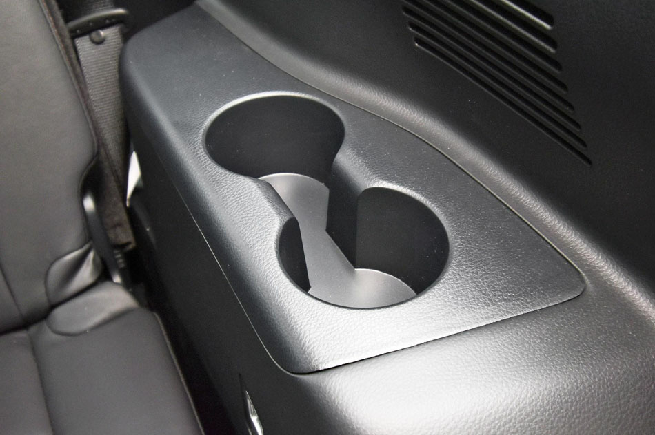 2018款 2.0T 四驱尊贵版 7座 座椅空间