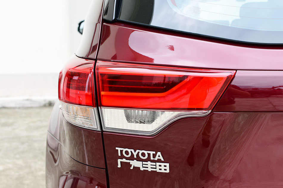 2018款 2.0T 四驱尊贵版 7座 细节